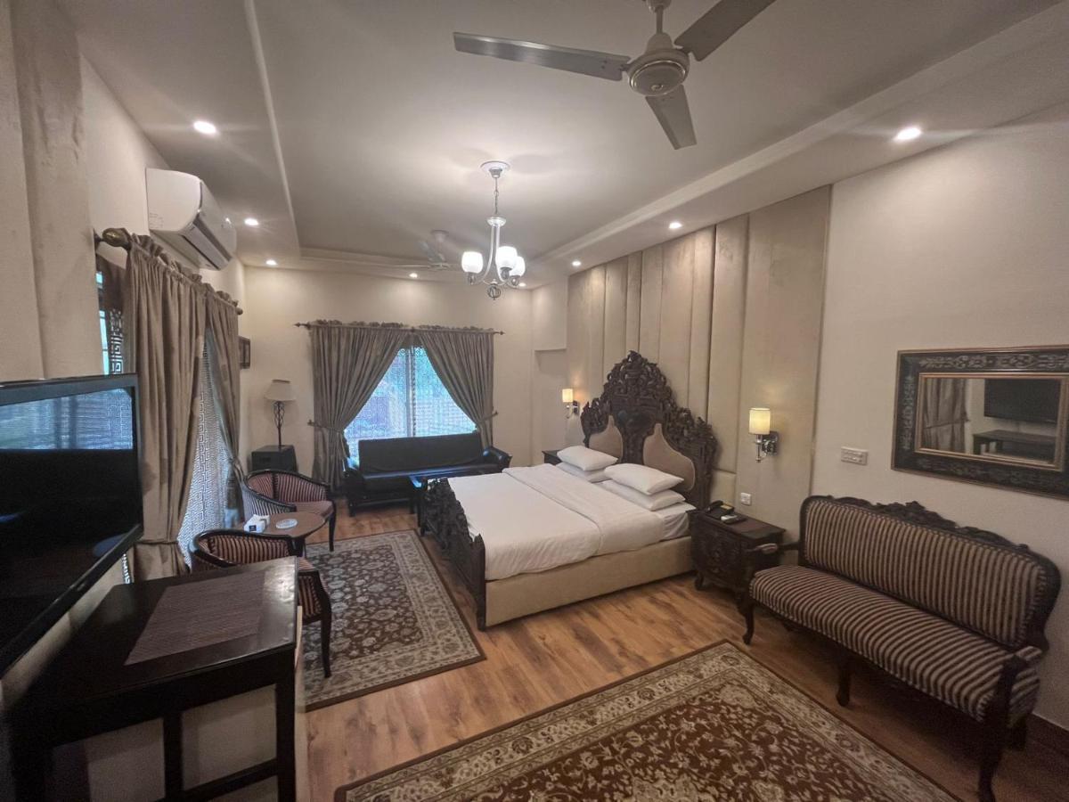 Shelton Hotel Rawalpindi Exterior foto