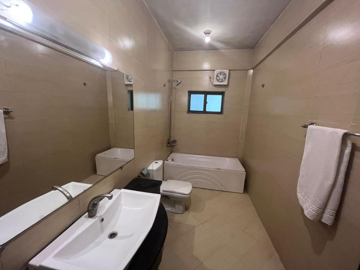 Shelton Hotel Rawalpindi Exterior foto