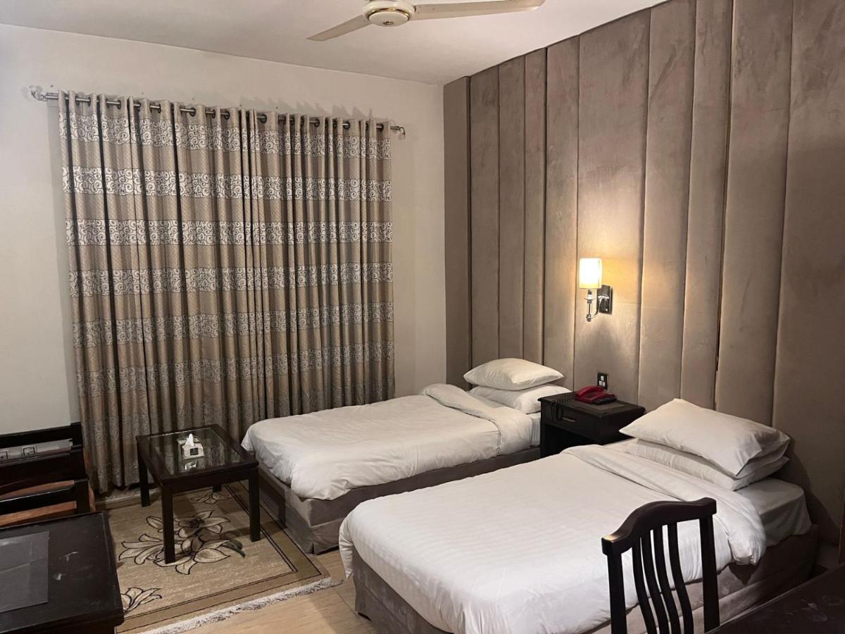 Shelton Hotel Rawalpindi Exterior foto